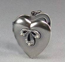 Herz Medaillon mit Dekor silber