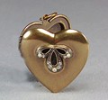 Herz Medaillon mit Dekor gold